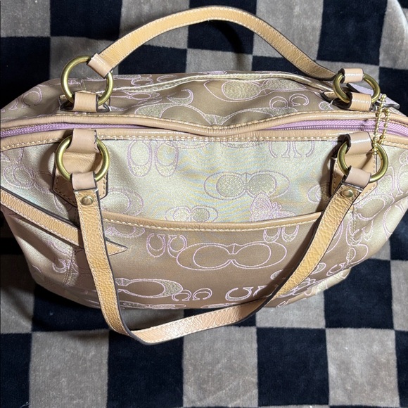 Coach Signature and Butterfly 🦋 Asia exclusive - Picture 8 of 10